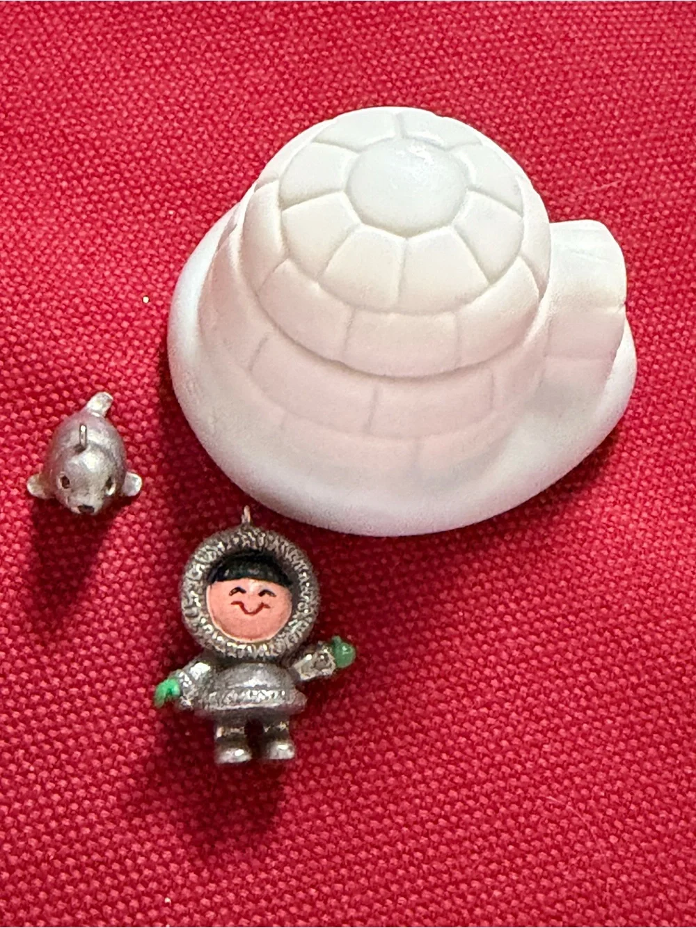 HALLMARK Keepsake 2000 FROSTY FRIENDS Fine Porcelain & Pewter CHRISTMAS ORNAMENT
